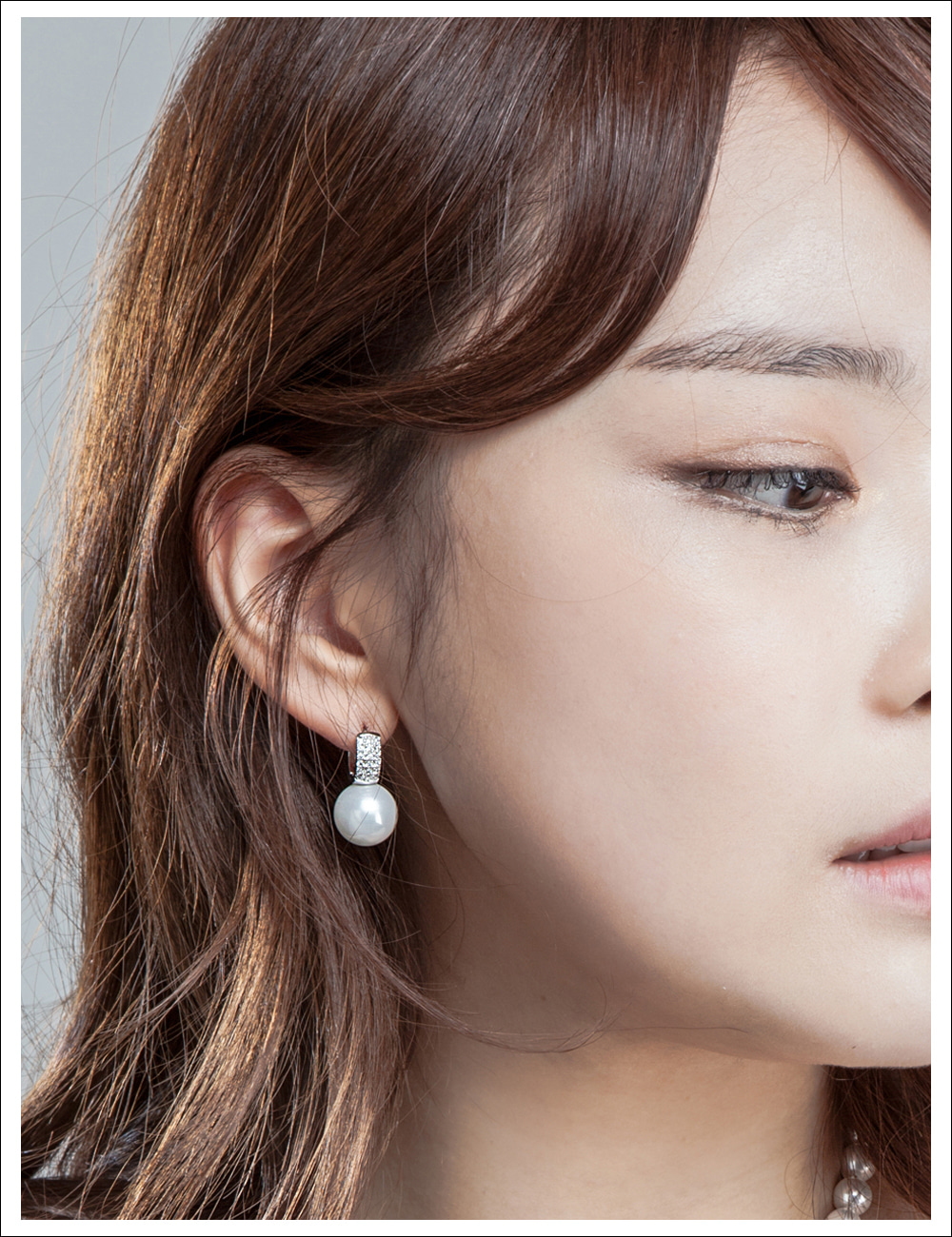 B. gorgeous Pearl Earring